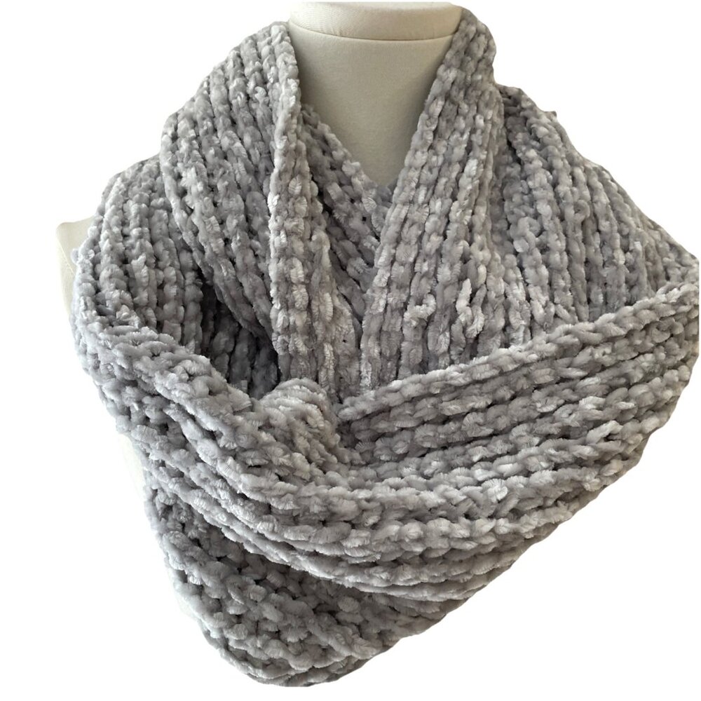 Studio Thirtysix Chenille Infinity Scarf Gray 60" X 8.5" Super Soft Cozy NWT